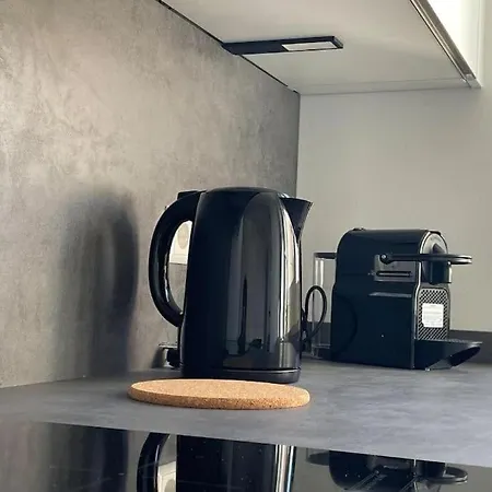 Luxury One Bedroom W Terrace&parking- 142-100 *