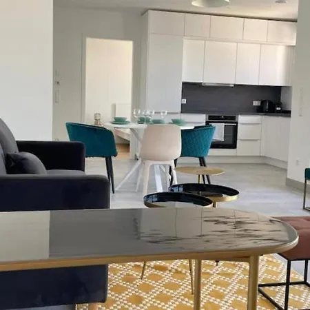 Luxury One Bedroom W Terrace&parking- 142-100 Apartment *